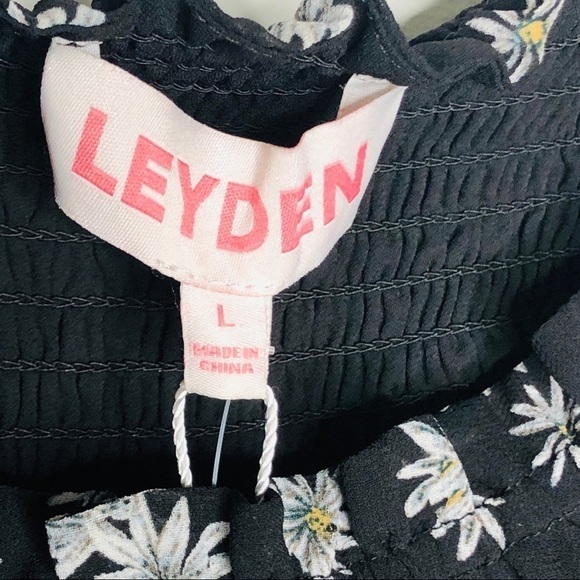 𝅺leyden Daisy floral cropped top. Large - Picture 7 of 8